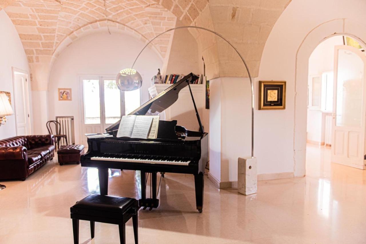 Villa Encantamiento - Dimora Gelsomino - Masseria Storica Nel Cuore Della Puglia Con Piscina Latiano Exterior photo